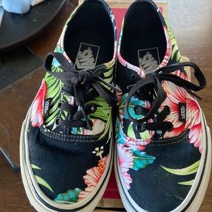 Vans size 7.0 women’s men’s 5.5
